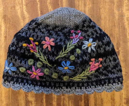Knit Hat "Sadie" in Black and Charcoal