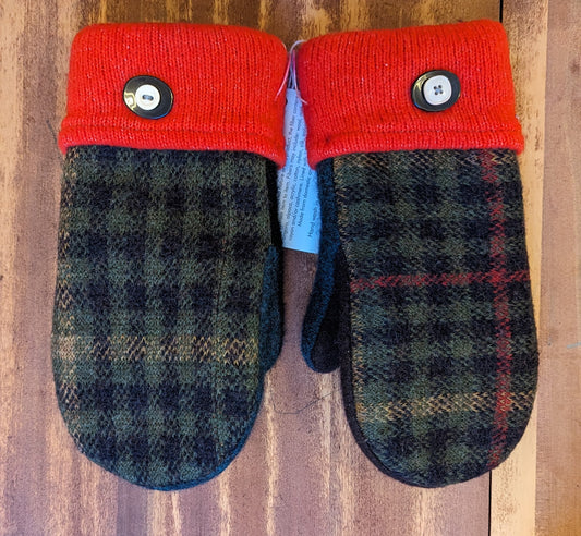 Mackinac Mittens Green Plaid